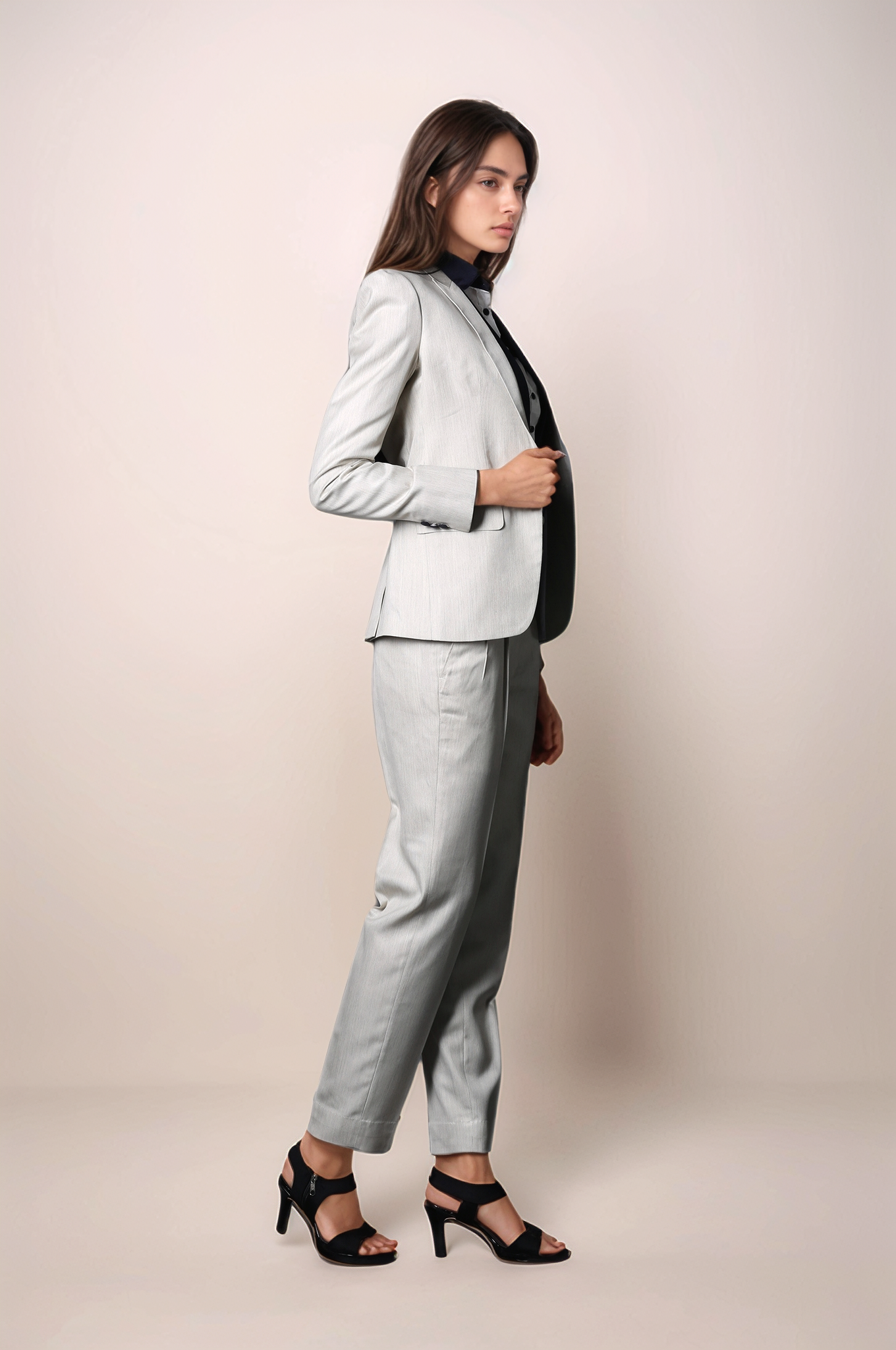 Off White Single Breasted Blazer & Ivory Baggy Trouser Suit